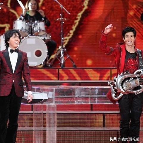 郎朗活动海报涉嫌抄袭被下架，引发公众深思讨论
