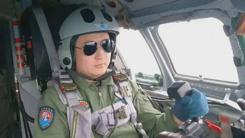 东部战区空中铁拳威武之姿，战机挂弹接续升空，高燃现场震撼展示