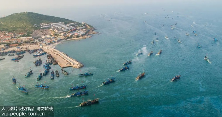 黄渤海区三万渔船竞相出海争鲜启航