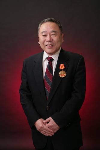 杰出科学家杨雄里，神经科学领域的卓越探索者