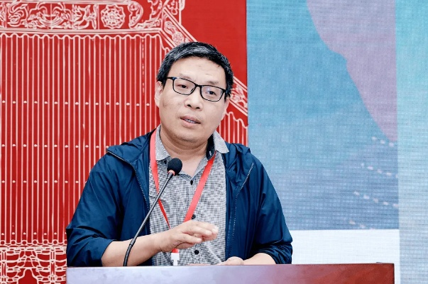 唐湘龙评阅兵新装备，展现国家力量与科技创新风采