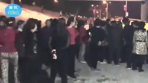 广场舞地盘之争，女子遭大妈暴力驱赶引冲突