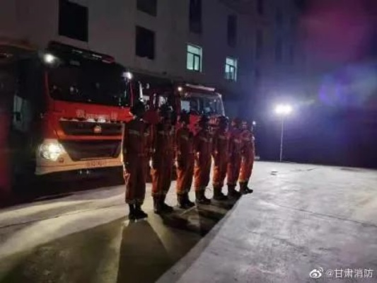 甘肃瓜州县地震致消防力量紧急集结待命