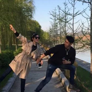 黄景瑜前妻发文引发争议，孩子被打掉背后真相揭秘