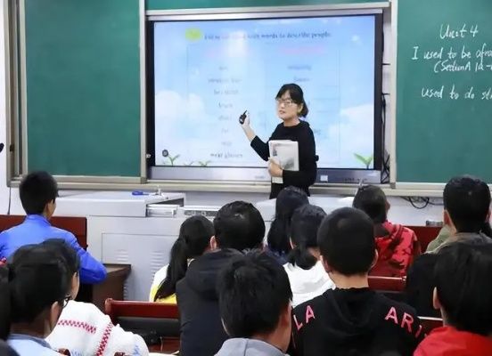 新时代教育风采，00后老师玩转课堂，花式整顿展现活力教学