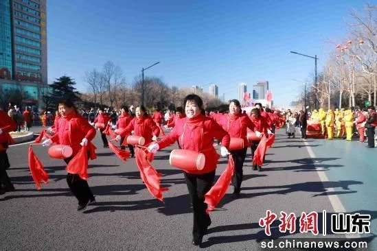 山东千人拜年现场，欢乐与温情交织的盛大盛宴
